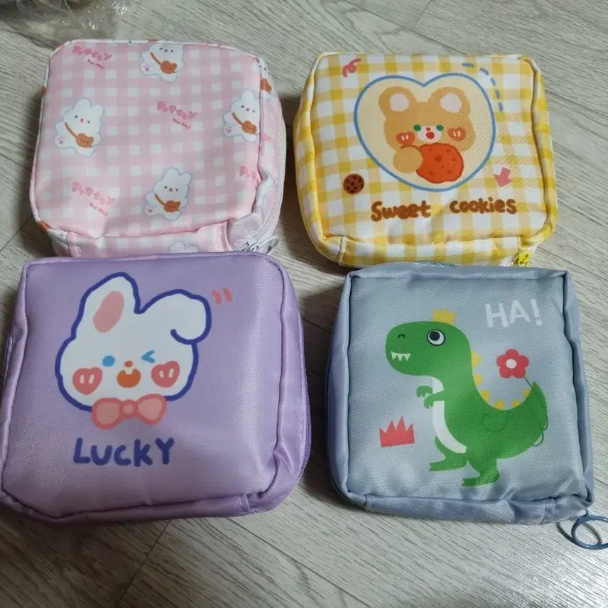 新製品:)生理用ナプキンポーチ
