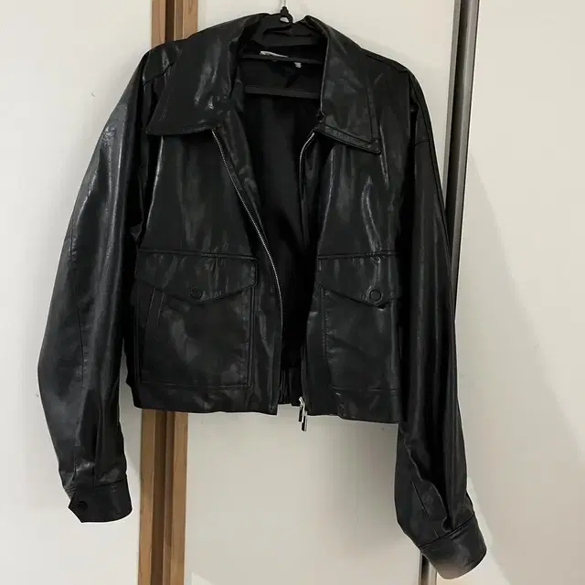 doest 더스트 faux leather blouson