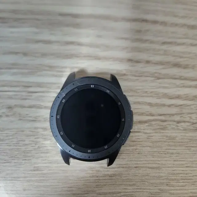 갤럭시워치1세대 42mm GPS모델 팝니다.