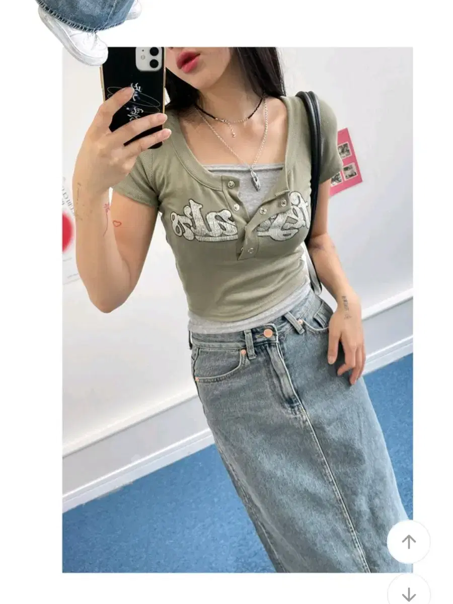 아쿠비클럽 Cargo snap tee 카고스냅티 카키색