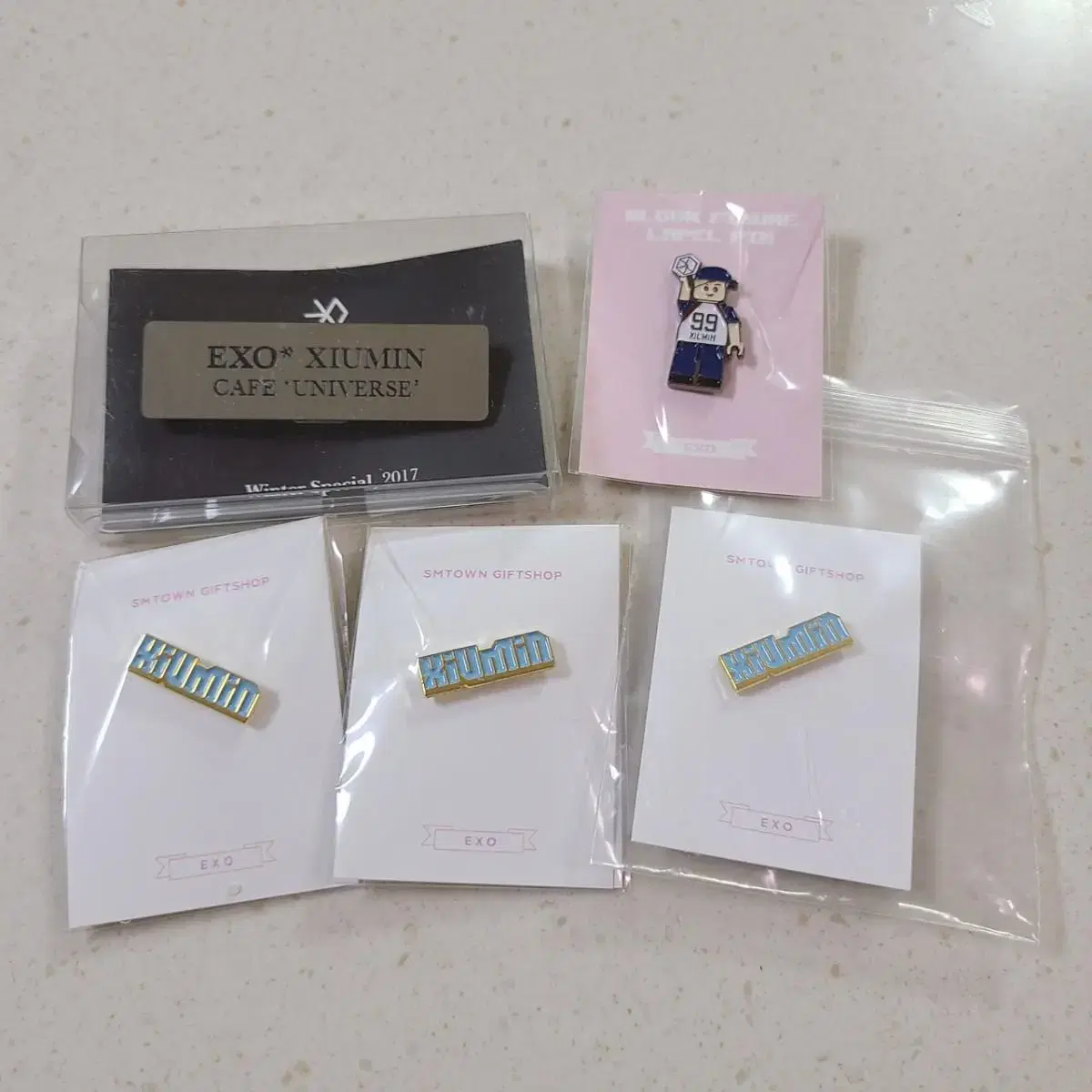 Exo xiumin badges sealed sells