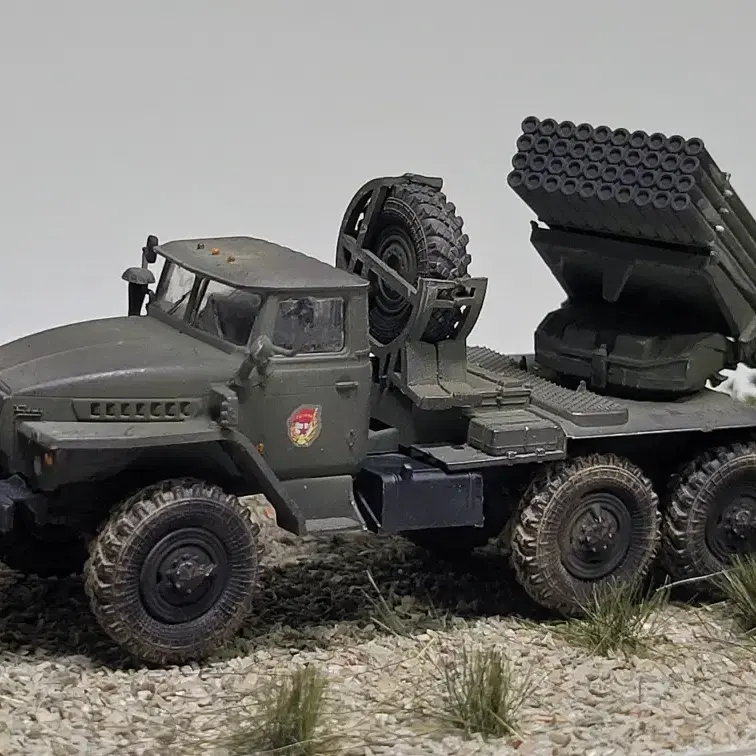 러시아 BM-21다연장 방사포 트럭 1/72스케일