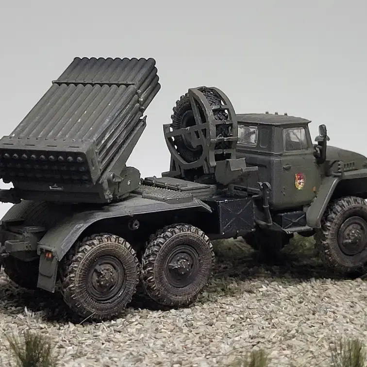 러시아 BM-21다연장 방사포 트럭 1/72스케일