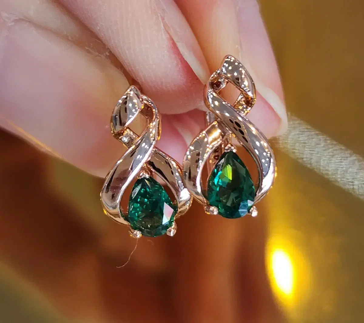 14k Emerald Earrings