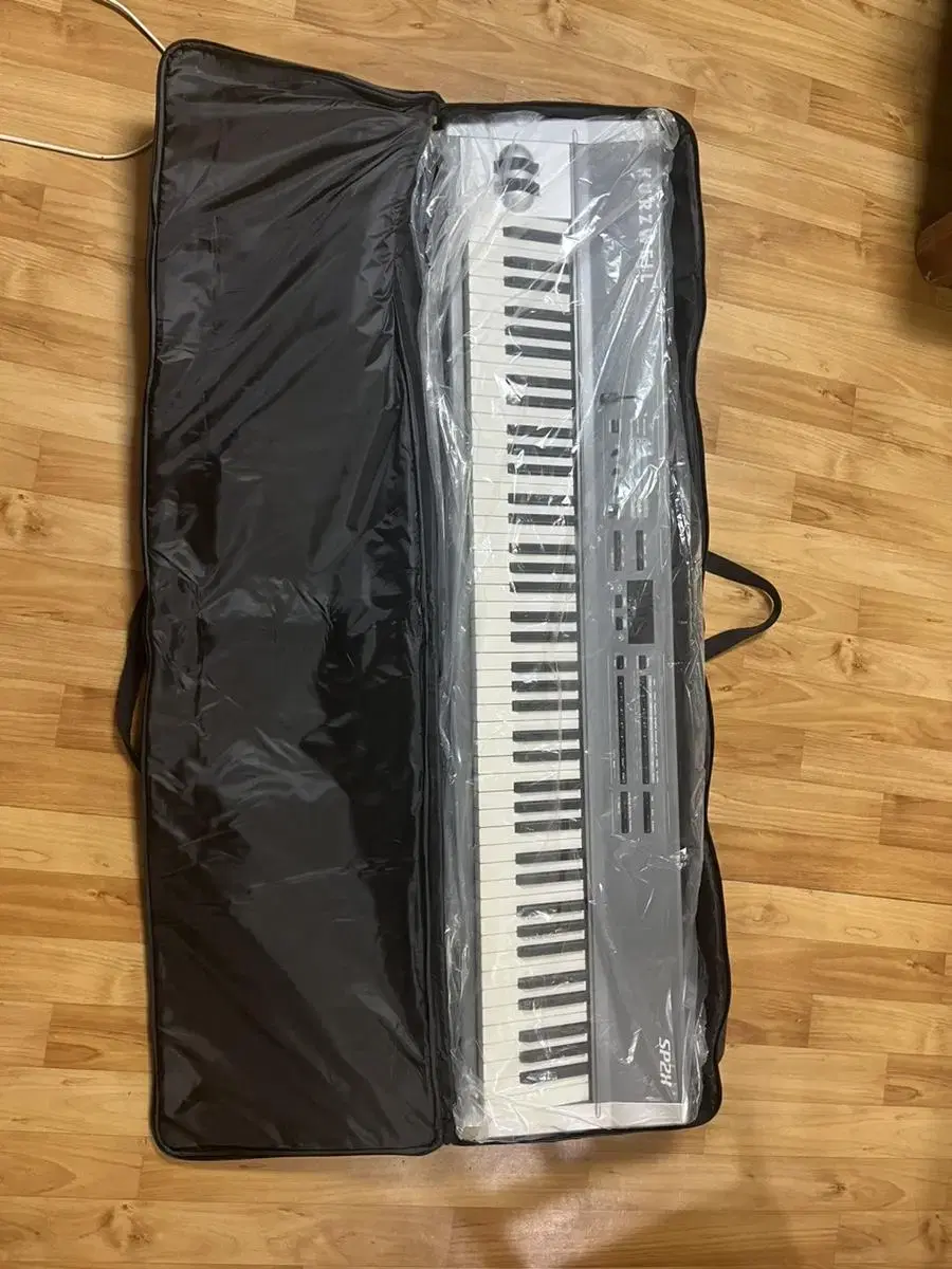 I'm selling a synthesizer Korg Wavestation SP2X.