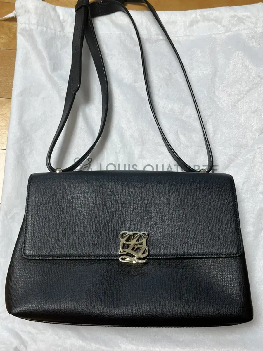 (Final Price)LOUIS COUTURE Handbag