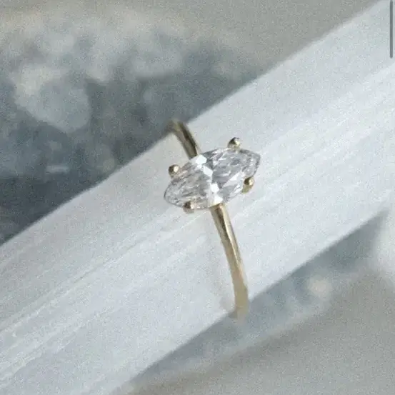 다이아몬드 포인트 반지 14k white oval ring