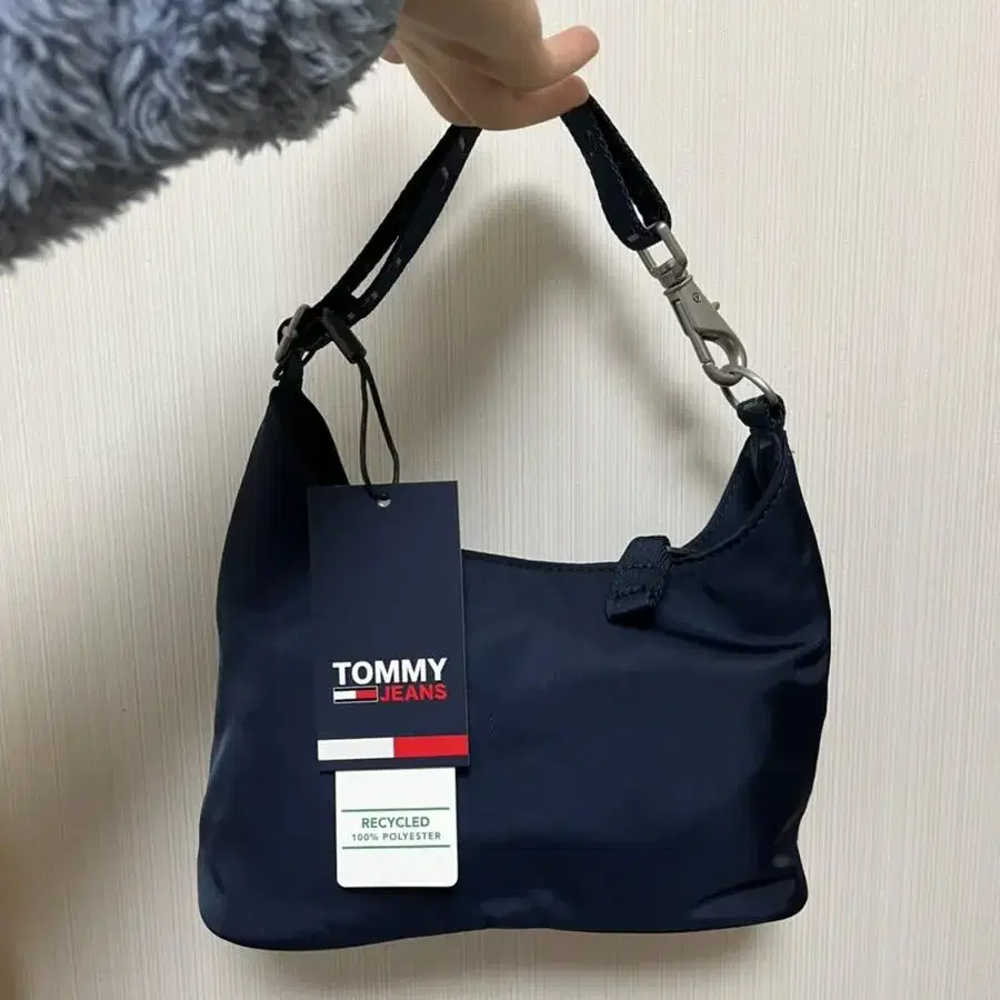 tommy jeans 숄더백 팝니다