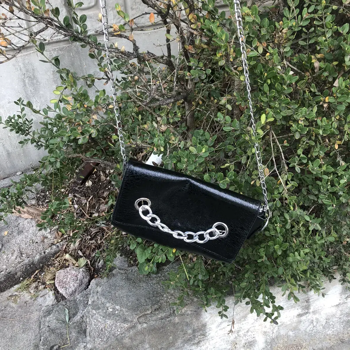 Vintage chain leather bag