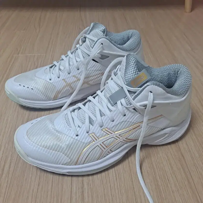 ASICS Basketball Shoes 아식스농구화,나이키농구화,배구화,젤버스트,탁구화 on Bunjang Global Site.