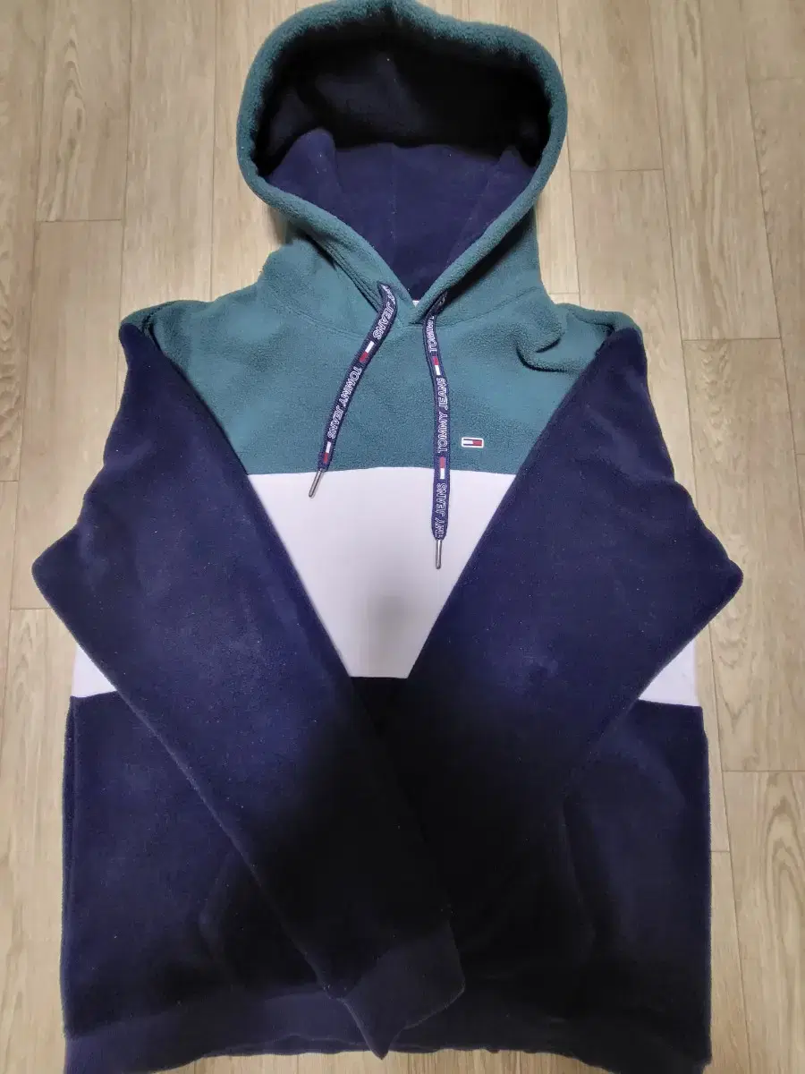 Sell Tommy Hilfiger hoodie