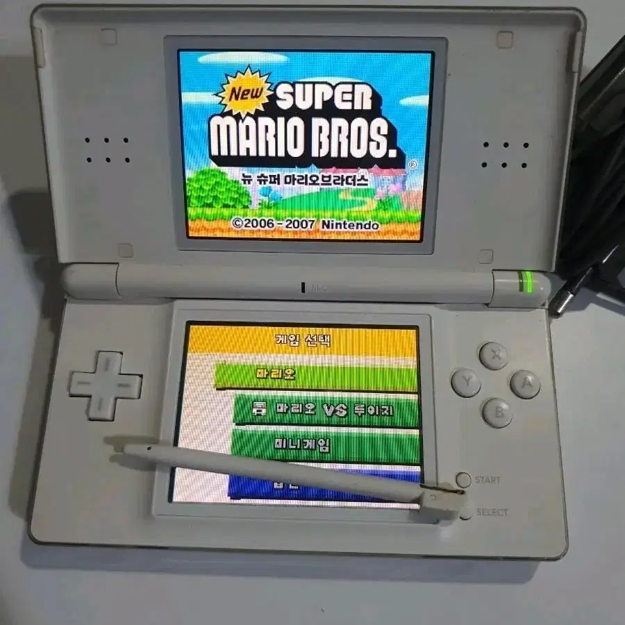 닌텐도 ds lite 게임기와 슈퍼마리오브라더스ds팩