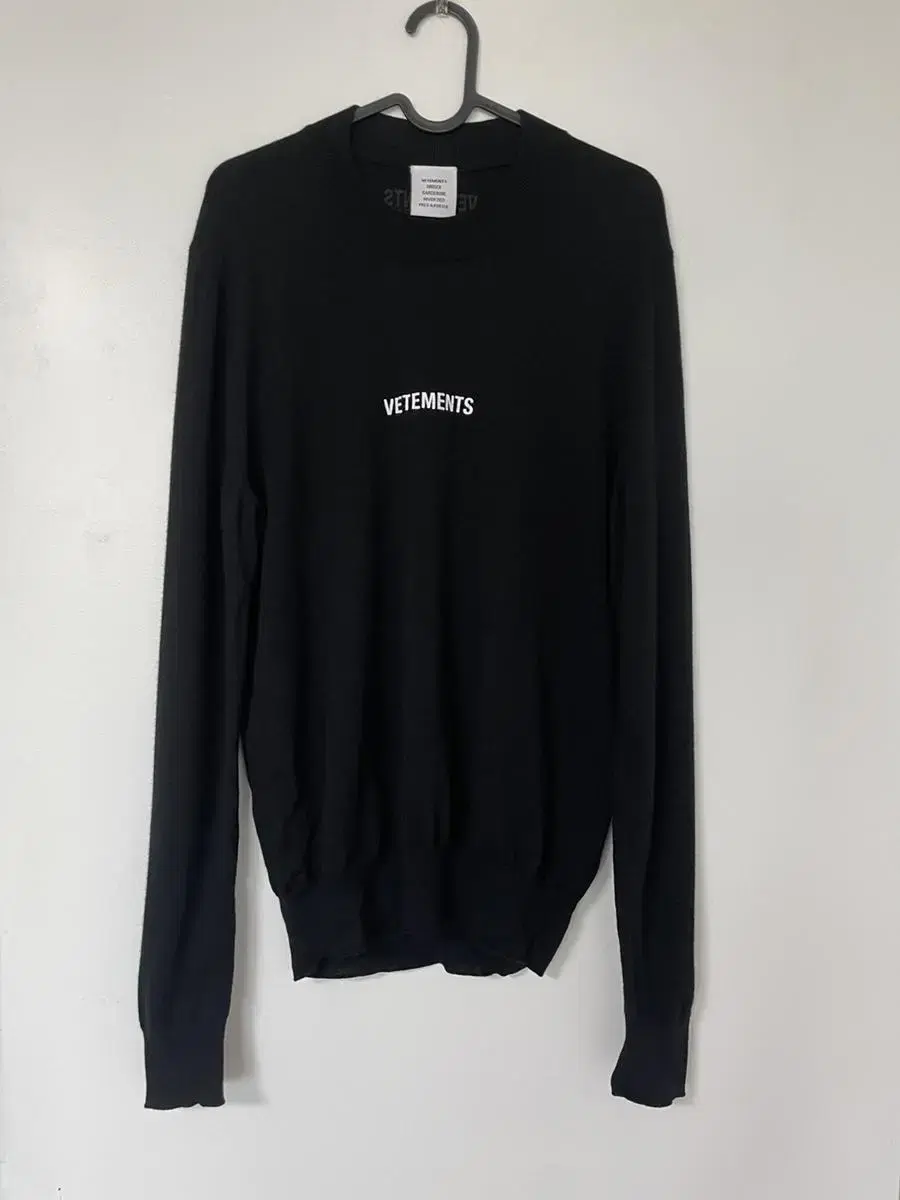 VETEMENTS knit