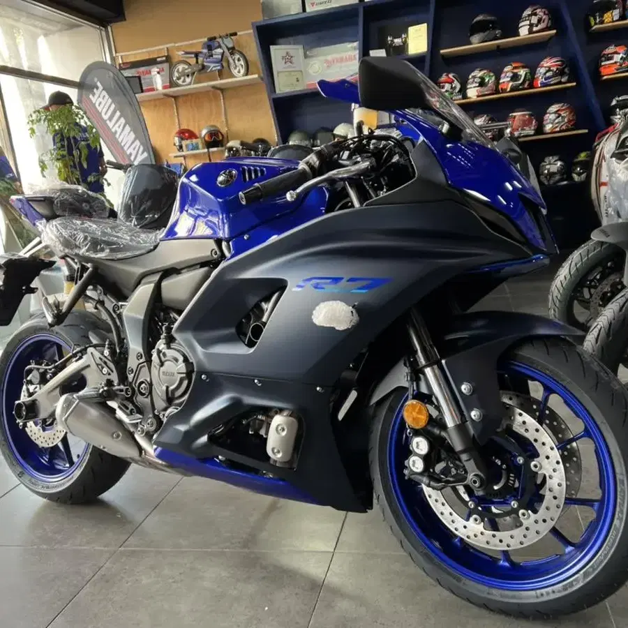 2022년식 YAMAHA YZF R7 블루신차 판매합니다