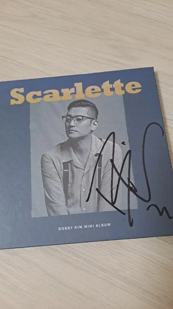 Bobby Kim Bimae sign album