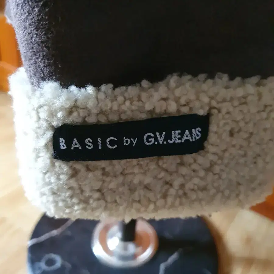 BASIC by G.V.JEANS(빈티지)무스탕 85사이즈