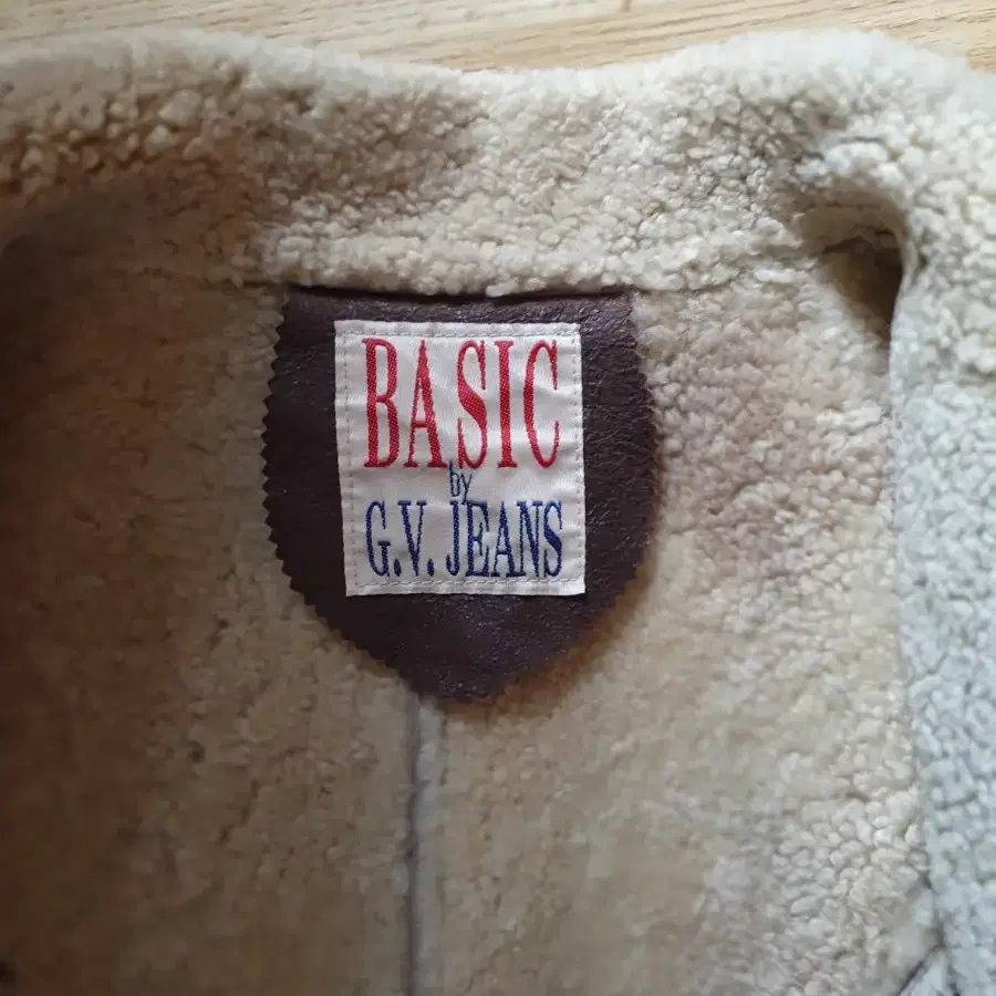 BASIC by G.V.JEANS(빈티지)무스탕 85사이즈