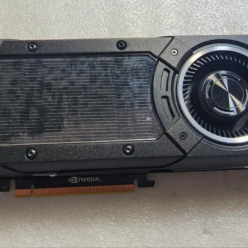 nVIDIA GTX TITAN 12G 팝니다.