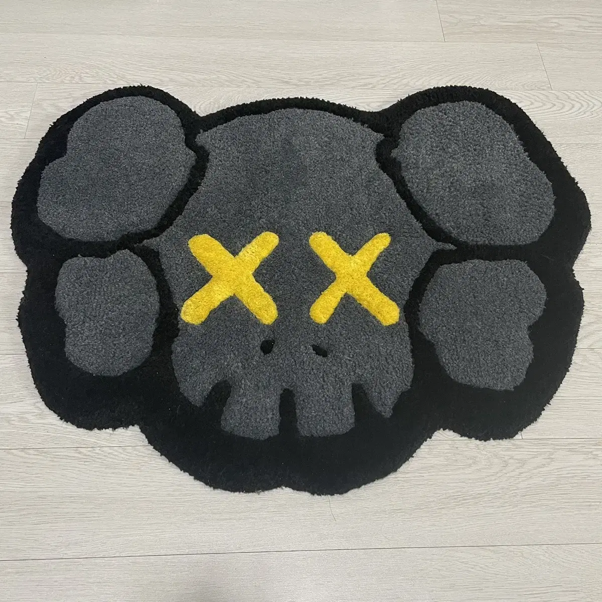 카우스 (Kaws) 러그