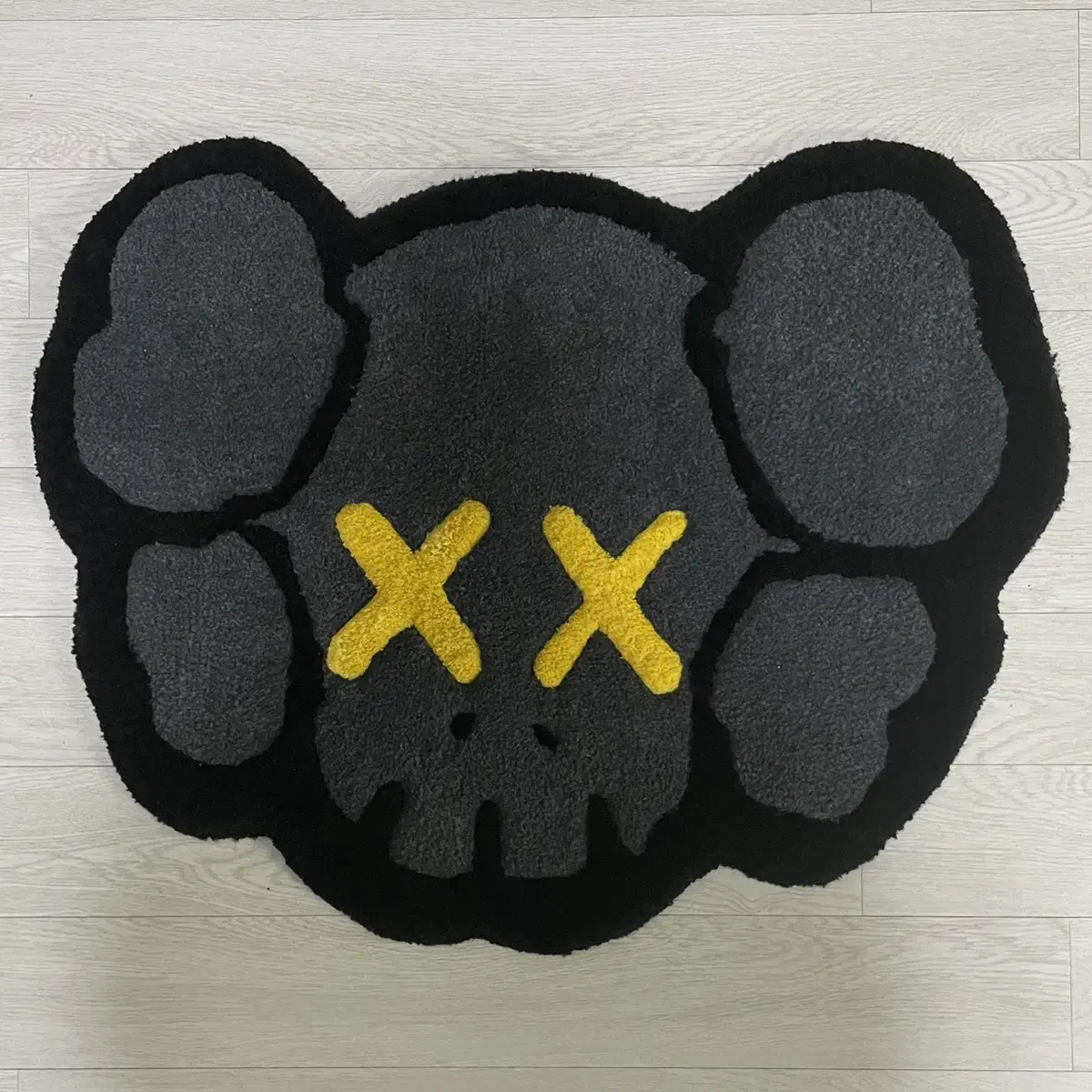 카우스 (Kaws) 러그