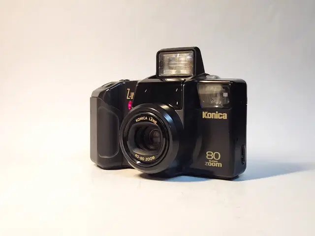 KONICA Z-UP 80 SUPER ZOOM. 필카 정상작동.