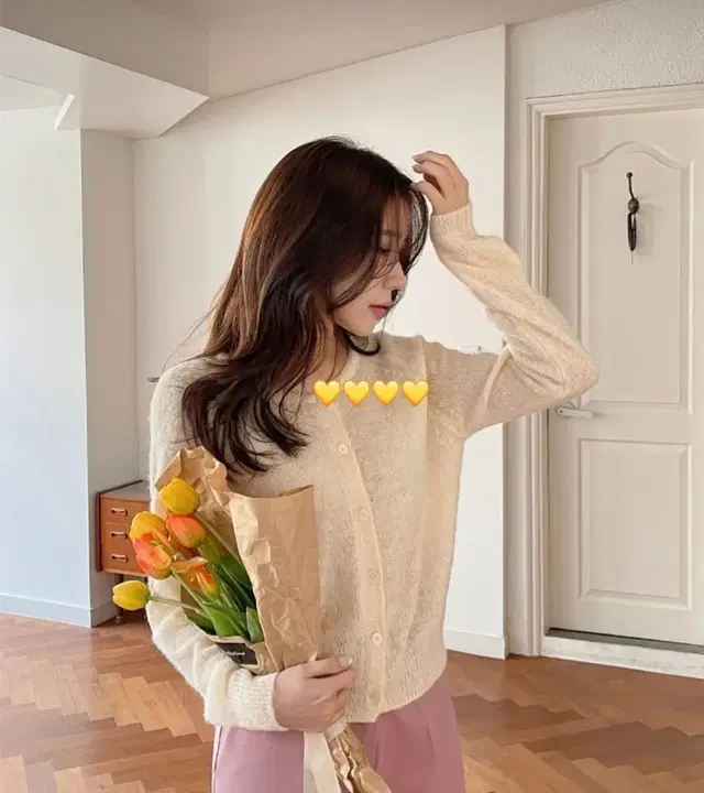 데일리 라운드 여리 니트 가디건 크림 핑크 여친룩 데이트룩