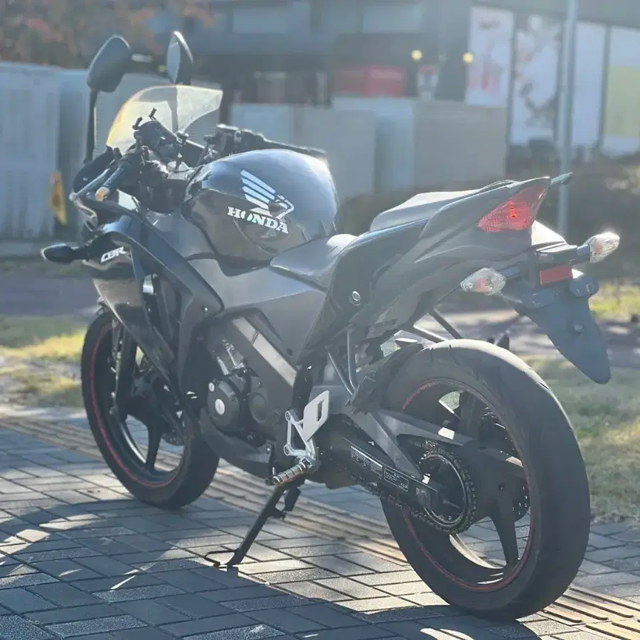 Cbr 125R 2012년형 차량 판매합니다.