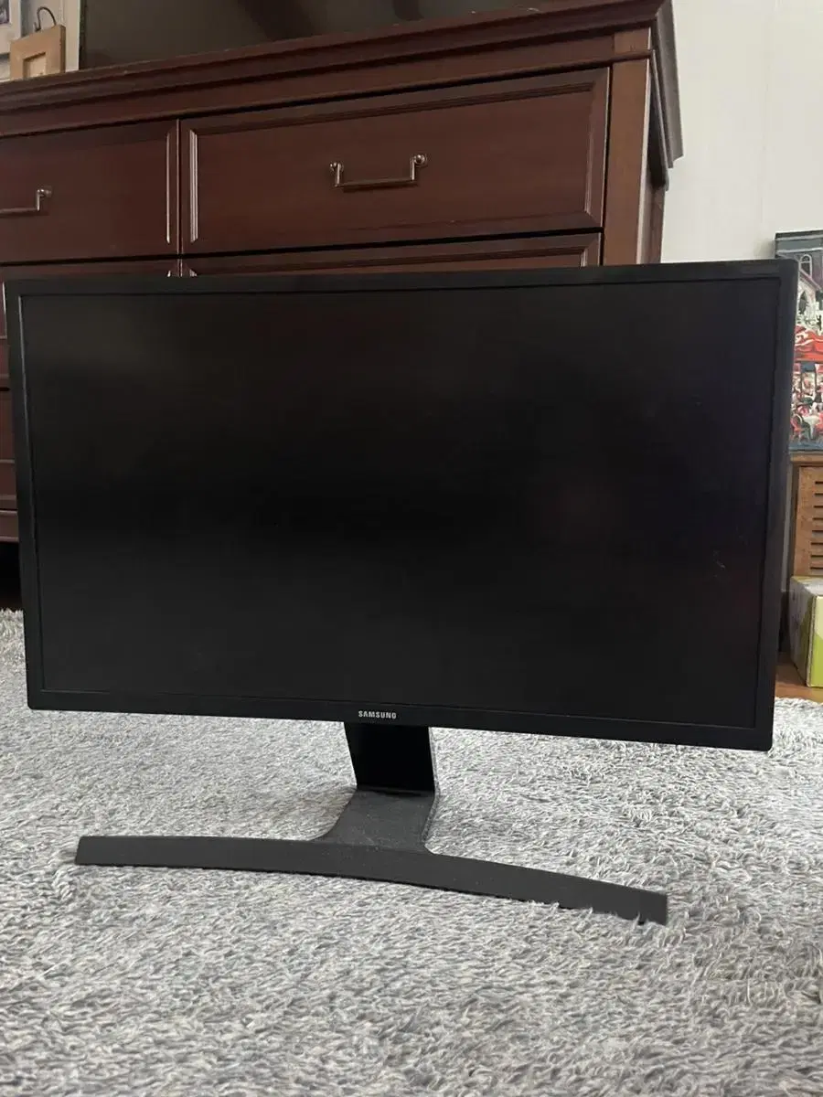 Samsung LCD TV monitor, main unit, mouse, keyboard