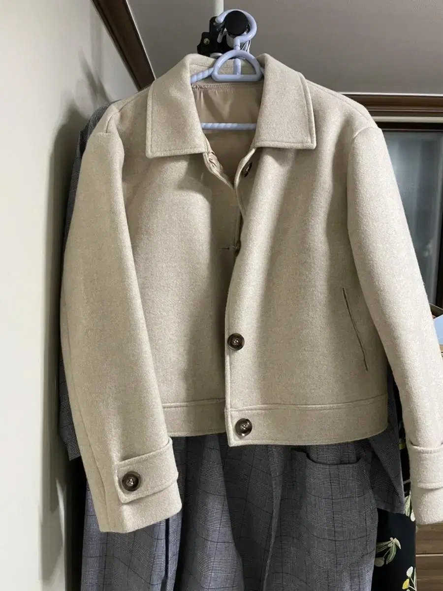 Semi Crop CoatJacket