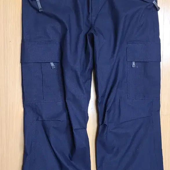 Goldwin Goretex  windlip Goretex pants