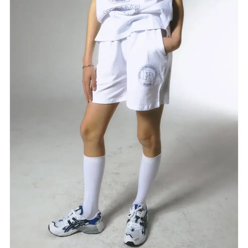 새상품) 프렌다 반바지 화이트 PASEARSE SHORTS WHITE m