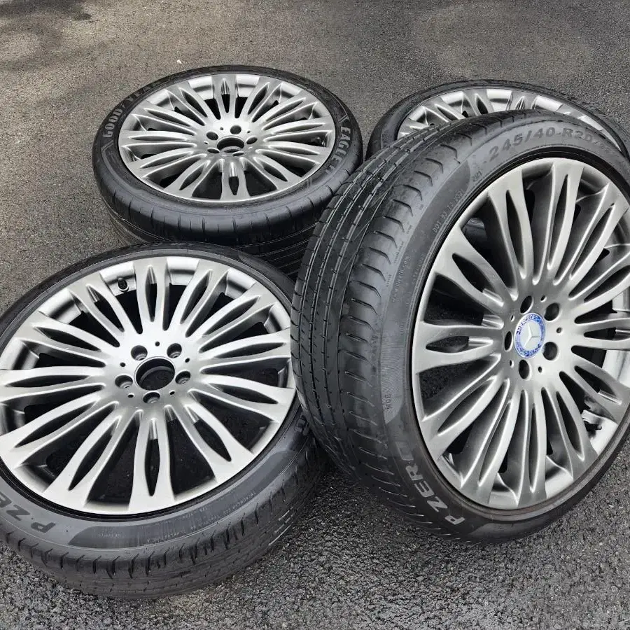 MERCEDESBENZ Tire/Wheel on Bunjang Global Site.