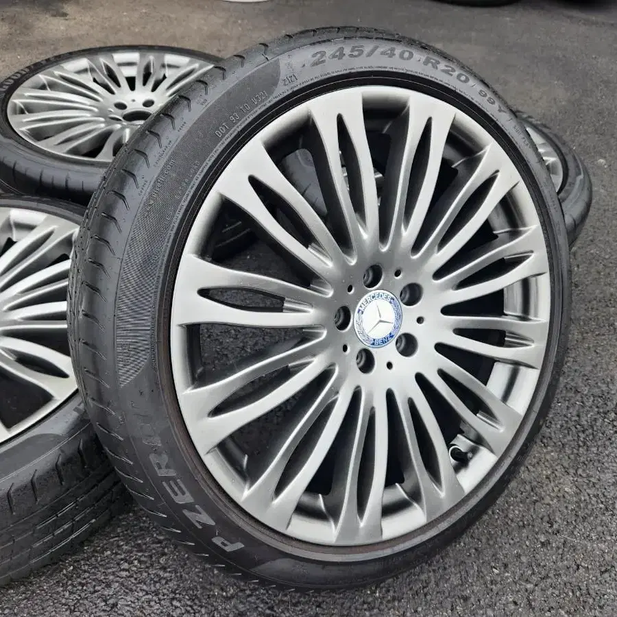 MERCEDESBENZ Tire/Wheel on Bunjang Global Site.