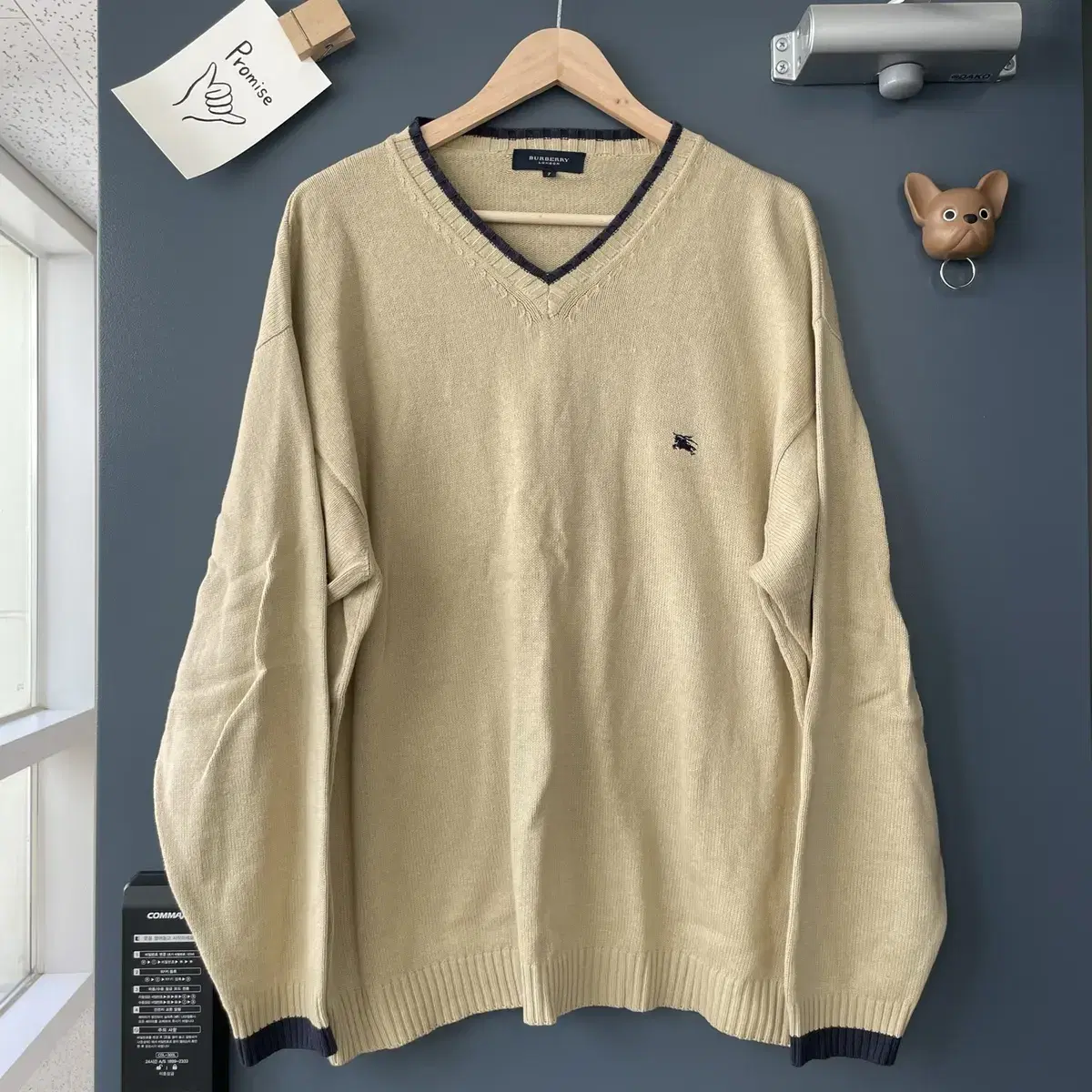 [XL] Burberry Logo Embroidered V-Neck Knit (100-105, 7) J-012