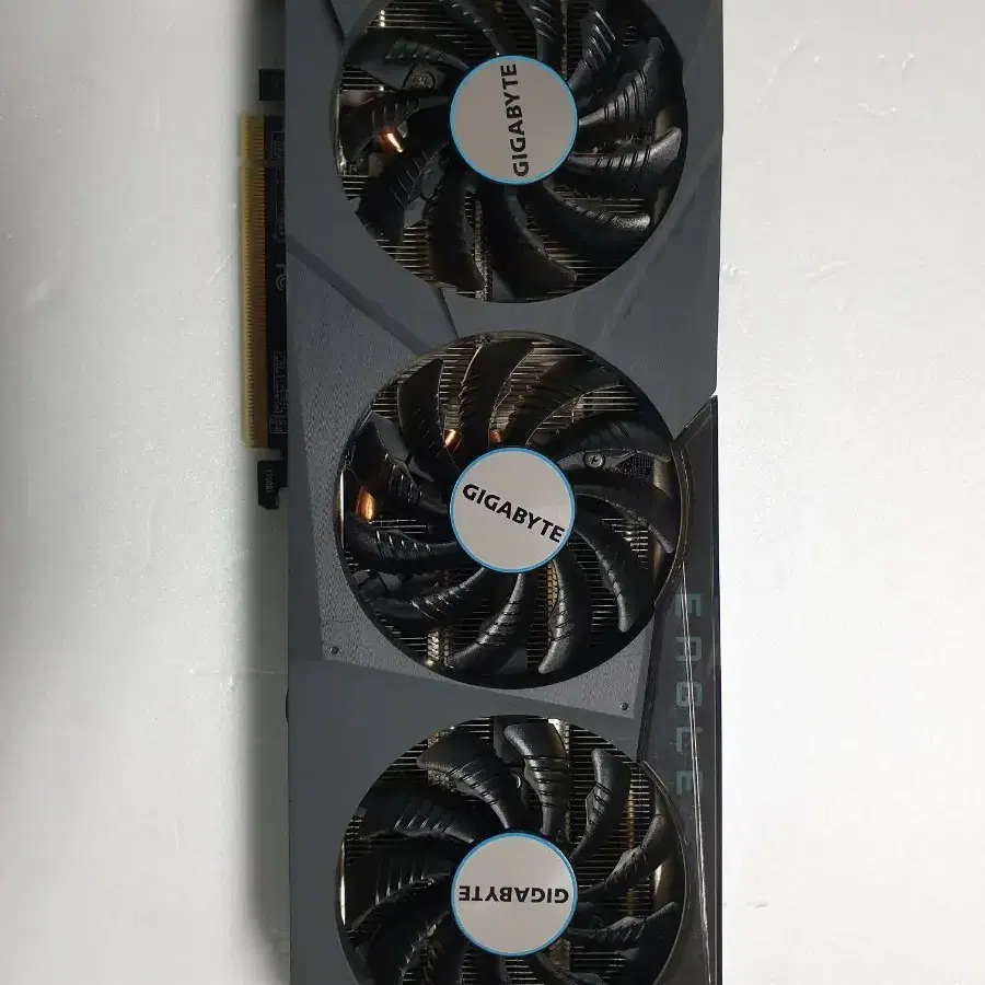 기가바이트 이글 rtx3070 팝니다