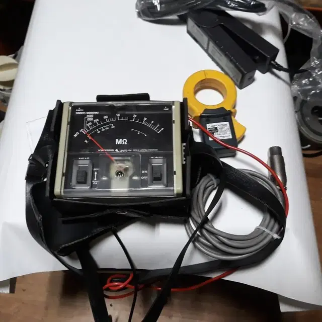 YOKOGAWA    2405-04 insulation  tester