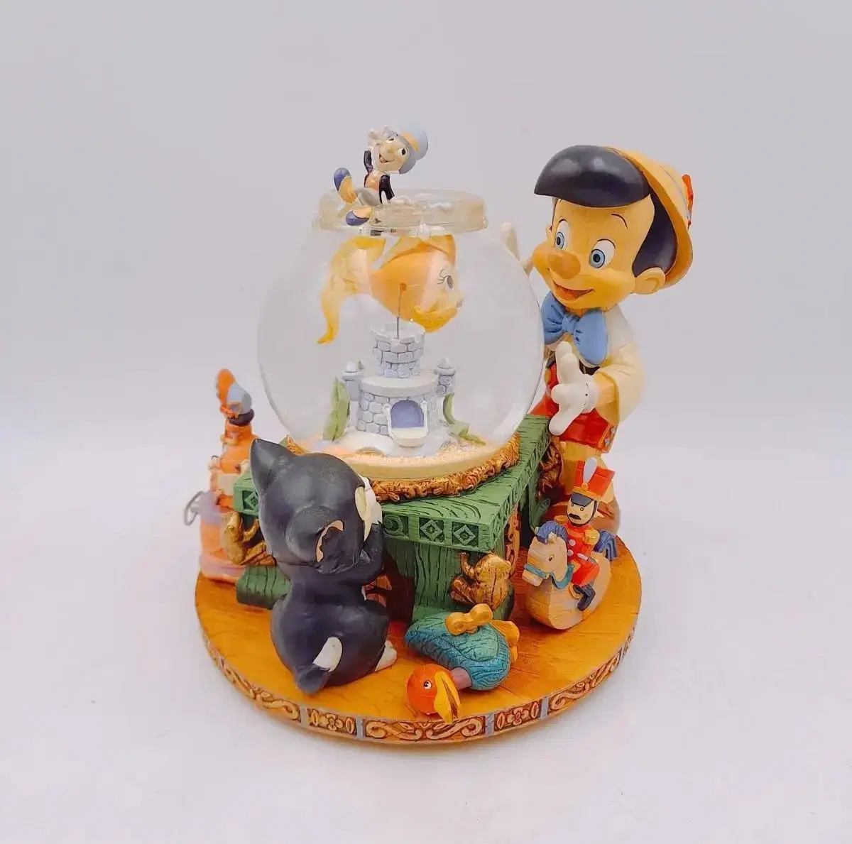 Pinocchio Snowball Music Box