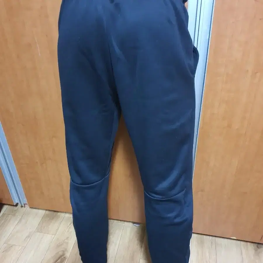 NIKE THERMA나이키조거밴딩트레이닝바지L약31에서33정도입니다