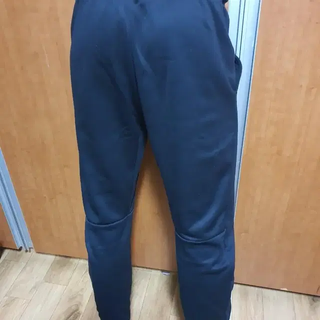 NIKE THERMA나이키조거밴딩트레이닝바지L약31에서33정도입니다