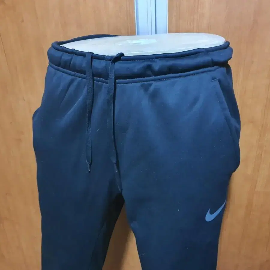 NIKE THERMA나이키조거밴딩트레이닝바지L약31에서33정도입니다