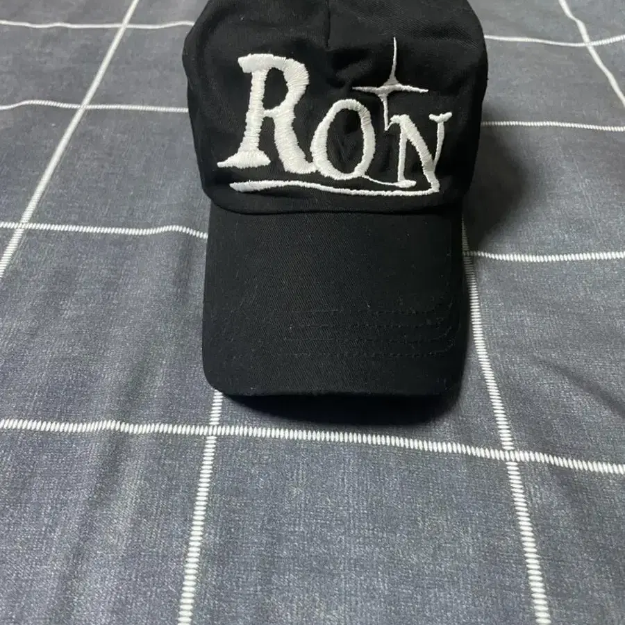 더콜디스트모먼트 RON 캡