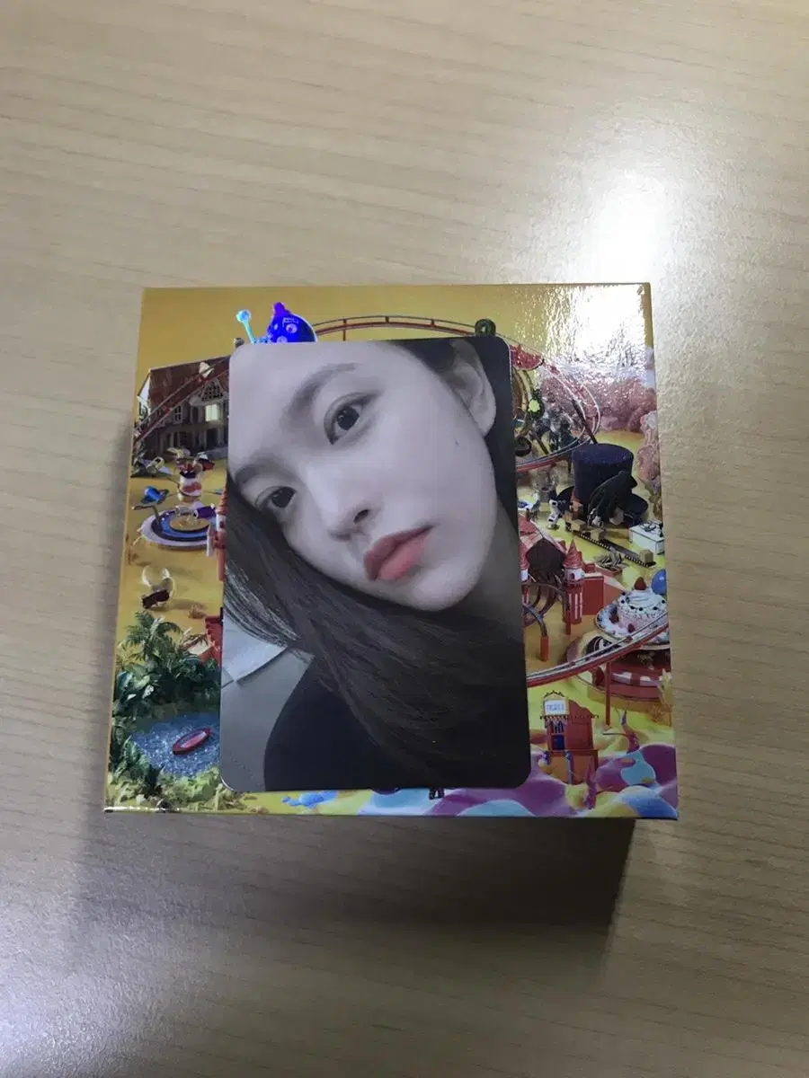 Red velvet gimshalavim kihno w/ yeri photocard