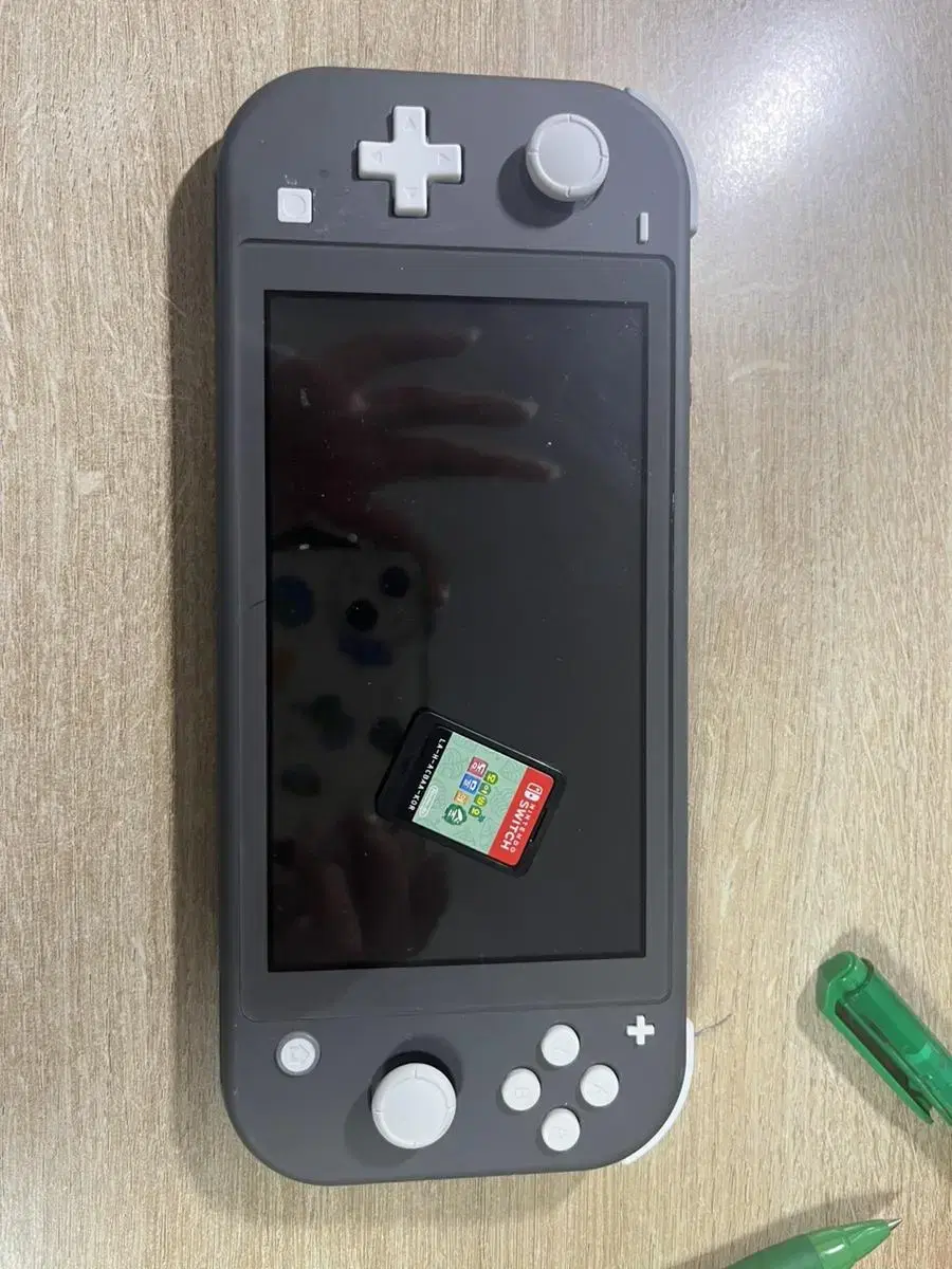 Nintendo Switch Lite + Animal Crossing: New Leaf