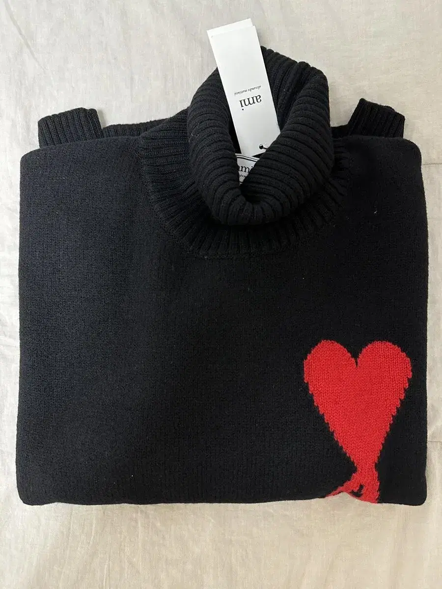 Ami Big Heart Turtleneck Black size M