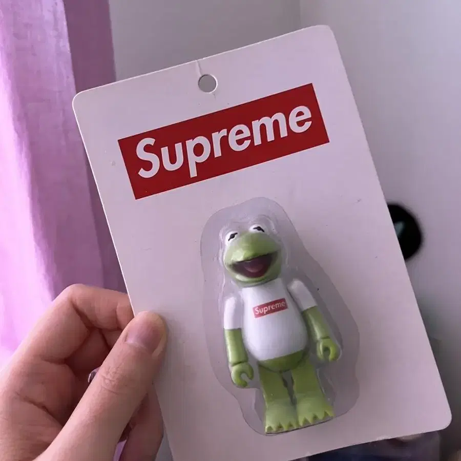 슈프림 박스로고 커밋 큐브릭 메디콤토이  supreme kermit th