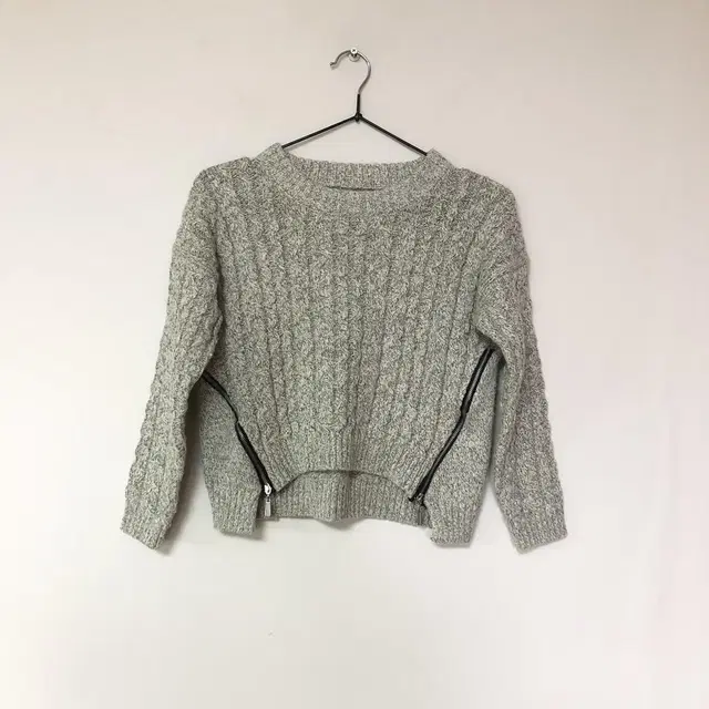 Vintage Cookies and cream crop knit