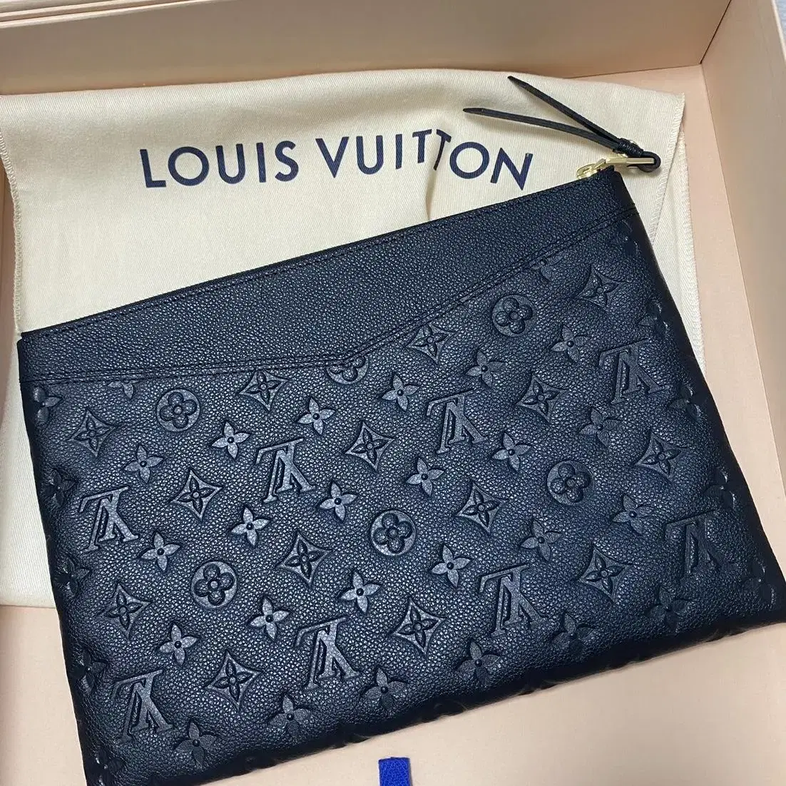 루이비통 Louis Vuitton 앙프렝뜨 클러치