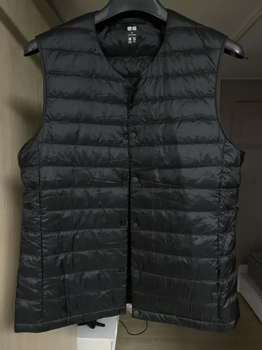 Uniqlo Lightweight padded vest [New] [M]