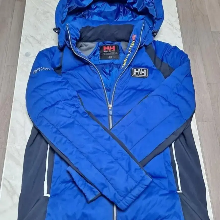 헬리한센(helly hansen)하이브리드 패딩