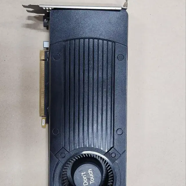 라데온 RX570 8GB 팝니다. 가성비 최강 VRAM 8GB  제품